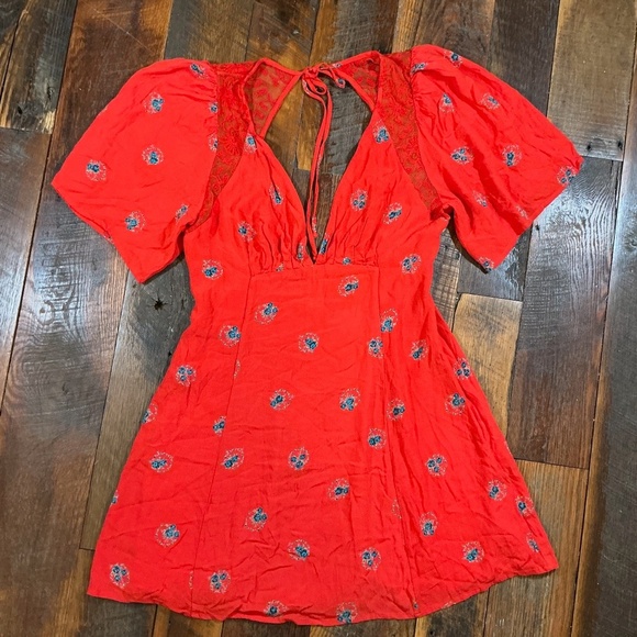 Free People Red Floral Mini Dress Puff Sleeve Open Back Size 10 - Picture 2 of 6